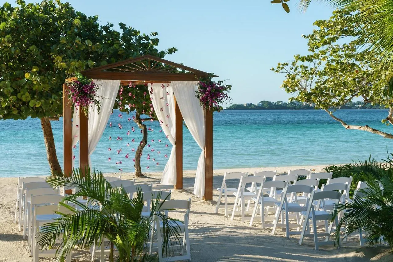 Hotel Couples Negril