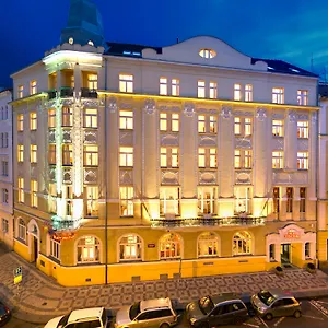 theatrino.praguehotelsweb.com/